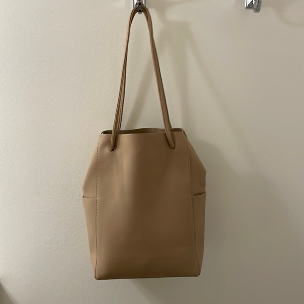 OAK + FORT Bucket bag.
